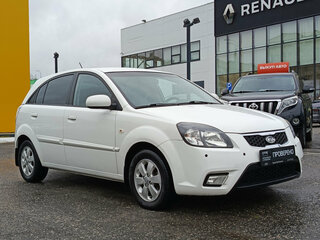 2011 Kia Rio II Рестайлинг, белый, 645000 рублей, вид 3