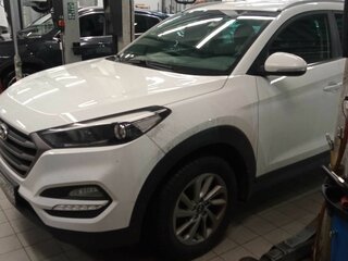 2017 Hyundai Tucson III, белый, 2008500 рублей, вид 4