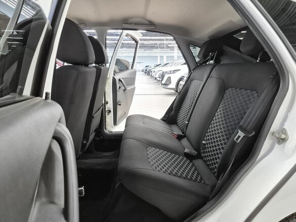 2022 Lada (ВАЗ) Granta I Рестайлинг, белый, 687000 рублей - вид 8