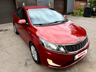 2014 Kia Rio 5-speed III, красный, 860000 рублей, вид 3