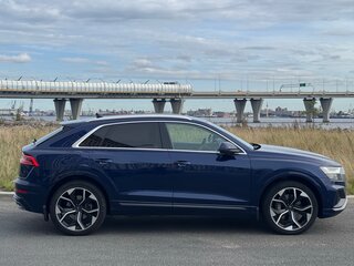 2019 Audi Q8 55 TFSI I (4M), синий, 4650000 рублей, вид 2