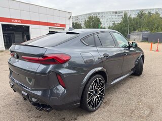 2022 BMW X6 40i III (G06), серый, 7300000 рублей, вид 4