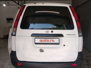 1999 Toyota Town Ace III, белый, 700000 рублей, вид 5