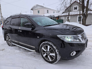 2015 Nissan Pathfinder IV, чёрный, 1690000 рублей, вид 3