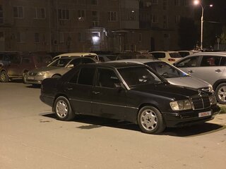 1990 Mercedes-Benz W124 250, чёрный, 230000 рублей, вид 4