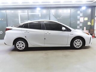 2021 Toyota Prius PHV ZVW52 Prime IV (XW50), белый, 2347000 рублей, вид 4