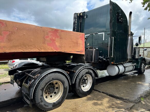 2003 Freightliner FLD, зелёный, 2700000 рублей - вид 9