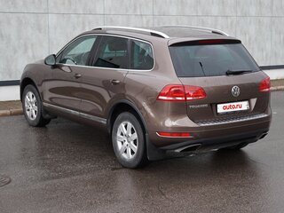 2014 Volkswagen Touareg II, коричневый, 2700000 рублей, вид 4