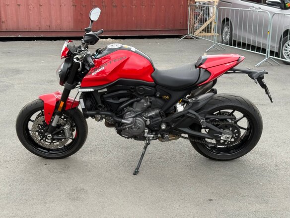 2021 Ducati Monster 937, красный, 970000 рублей - вид 13