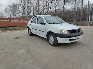 2009 Renault Logan I, белый, 330000 рублей, вид 4