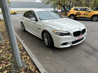 2010 BMW 5 серии 530d VI (F10/F11/F07), белый, 2700000 рублей, вид 5