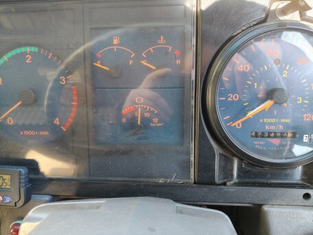 1993 Hino Series 500 (Ranger), белый, 4200000 рублей, вид 4