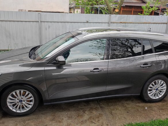 2020 Ford Focus IV, серый, 1350000 рублей - вид 2