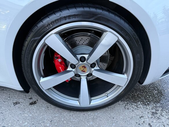 2020 Porsche 911 Carrera S VIII (992), серебристый, 11000000 рублей - вид 16