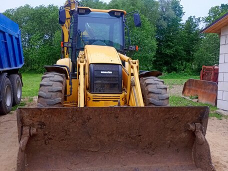2005 Komatsu WB97S-2, жёлтый, 4400000 рублей, вид 2