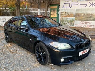 2013 BMW 5 серии 520i VI (F10/F11/F07), чёрный, 2350000 рублей, вид 3