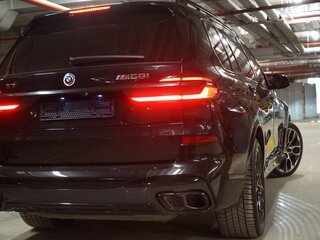 2022 BMW X7 M60i I (G07) Рестайлинг, чёрный, 14100000 рублей, вид 5