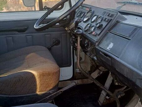 2006 ГАЗ 3307, белый, 900000 рублей, вид 3