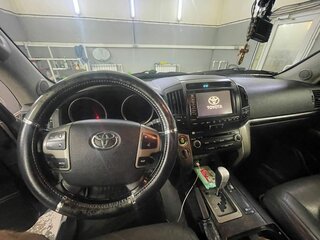 2011 Toyota Land Cruiser 200 Series, серебристый, 3500000 рублей, вид 1