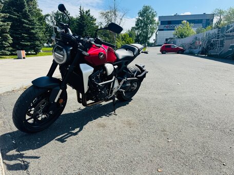 2020 Honda CB 1000R, красный, 999999 рублей, вид 1