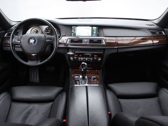 2011 BMW 7 серии Long 760Li V (F01/F02/F04), чёрный, 2600000 рублей - вид 7