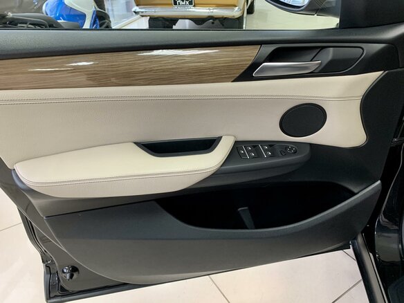 2011 BMW X3 28i xDrive II (F25), чёрный - вид 6