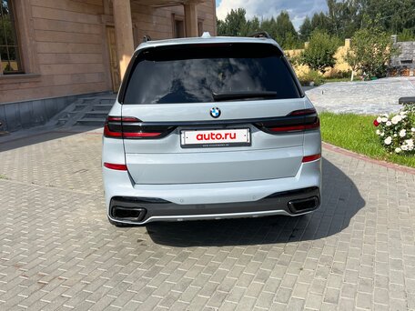 2024 BMW X7 40i I (G07) Рестайлинг, серебристый, 13790000 рублей, вид 4