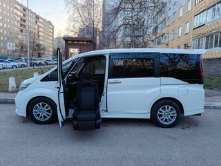 2015 Honda Stepwgn V, белый, 1830000 рублей, вид 5