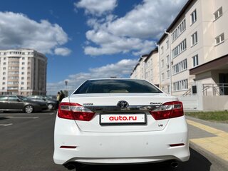 2013 Toyota Camry VII (XV50), белый, 1540000 рублей, вид 3