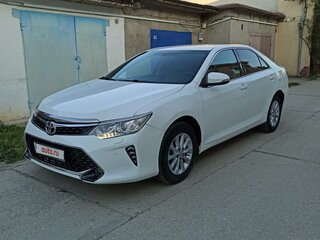 2016 Toyota Camry VII (XV50) Рестайлинг, белый, 1590000 рублей, вид 1