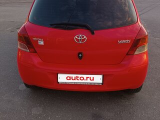 2009 Toyota Yaris II Рестайлинг, красный, 450000 рублей, вид 5