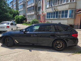2019 BMW 5 серии 540d xDrive VII (G30/G31/G38), чёрный, 3400000 рублей, вид 3