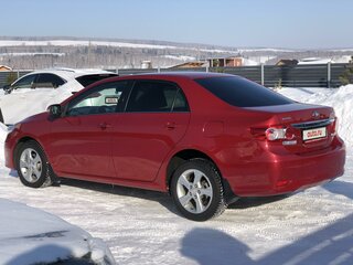 2011 Toyota Corolla X (E140, E150) Рестайлинг, красный, 1150000 рублей, вид 3