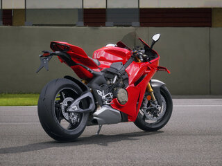 2026 Ducati Panigale V4, красный, 3890000 рублей, вид 4