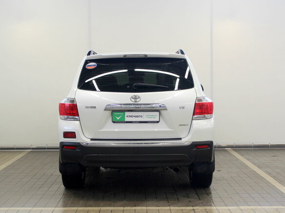 2013 Toyota Highlander II (XU40) Рестайлинг, белый - вид 4