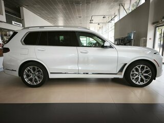 2024 BMW X7 40i I (G07) Рестайлинг, белый, 15000000 рублей, вид 5