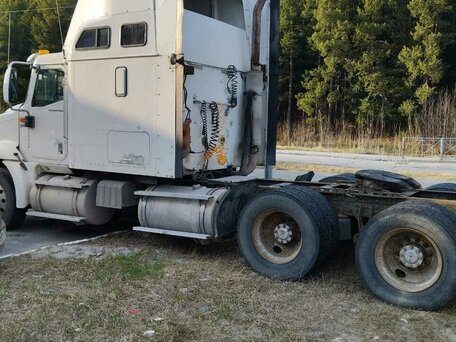2004 International 9000 Series, белый, 1800000 рублей, вид 2