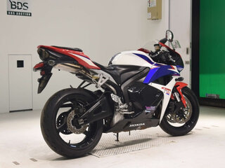 2010 Honda CBR 600RR, красный, 650000 рублей, вид 2