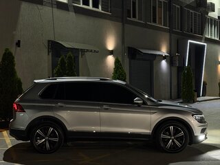 2019 Volkswagen Tiguan II, серебристый, 2650000 рублей, вид 4