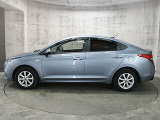 2017 Hyundai Solaris II, серый, 1037000 рублей, вид 5
