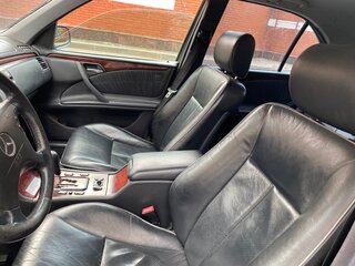 1999 Mercedes-Benz E-Класс 240 II (W210, S210) Рестайлинг, синий, 780000 рублей, вид 5