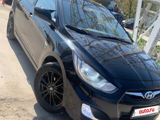 2013 Hyundai Solaris I, чёрный, 1100000 рублей, вид 2