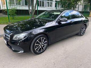 2017 Mercedes-Benz E-Класс 200 V (W213, S213, C238), чёрный, 2490000 рублей, вид 2