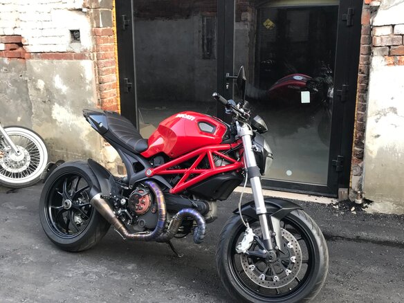2009 Ducati Monster 1100, чёрный - вид 12