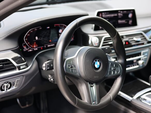 2020 BMW 7 серии 730d xDrive VI (G11/G12) Рестайлинг, чёрный, 9000000 рублей - вид 16