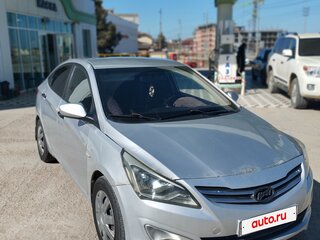 2015 Hyundai Solaris I Рестайлинг, серебристый, 650000 рублей, вид 2