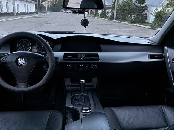 2006 BMW 5 серии 525i V (E60/E61), серебристый, 950000 рублей - вид 6