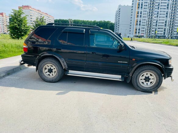 1998 Isuzu Wizard II, чёрный, 620000 рублей - вид 1