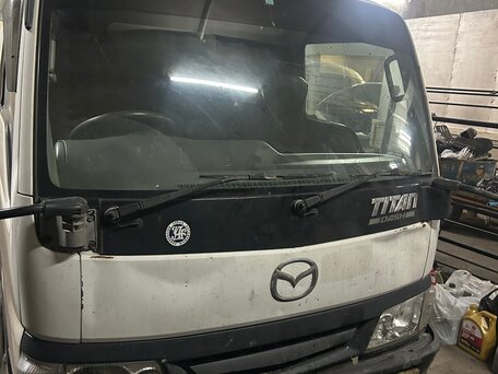 2001 Mazda Titan, белый, 400000 рублей, вид 1