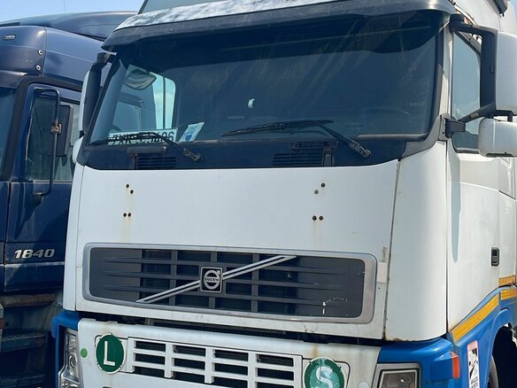 2003 Volvo FH, белый, 863835 рублей